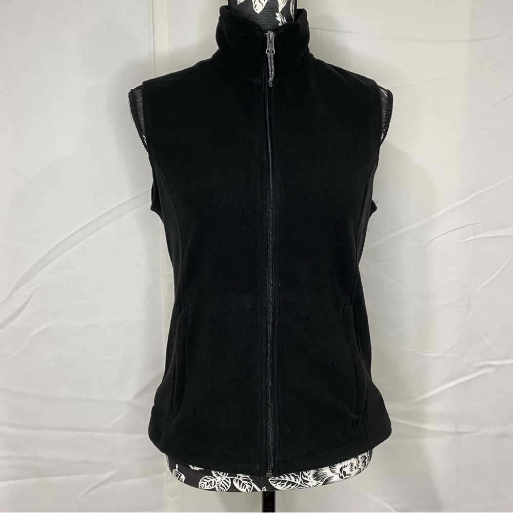 White Sierra Black Fleece Vest​​